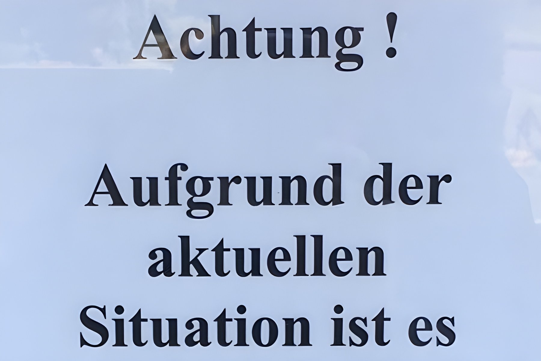 Achtung! Aufgrund der aktuellen Situation ist es nicht unhöflich, auf Handgeben zu verzichten