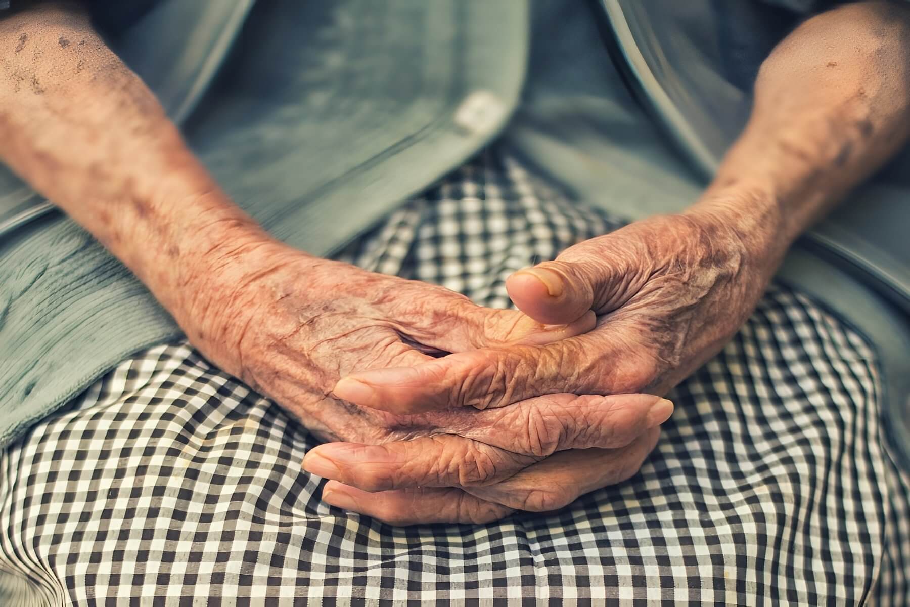 Haende einer alten Frau